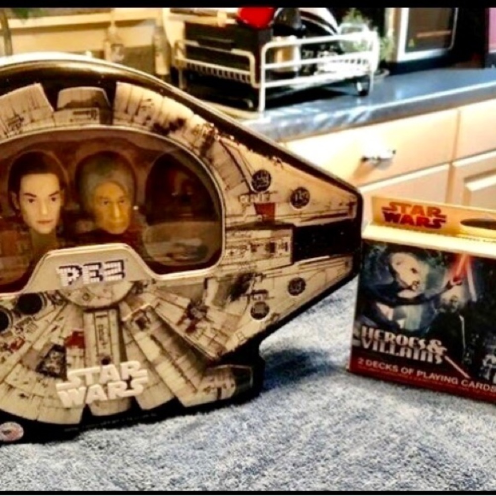 PEZ Star Wars Collectors Tin and Playing Cards and FREE GIFT!